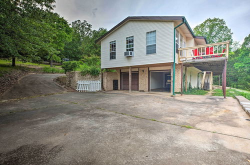 Foto 7 - Grand Rogers Lake Home w/ Game Room & Scenic Views