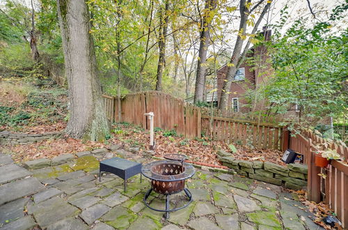 Photo 15 - Cute Home w/ Patio ~ 7 Mi to Dtwn Pittsburgh