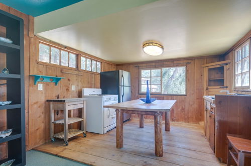 Photo 11 - Rustic Treehouse Trailer on Cross Bull Ranch