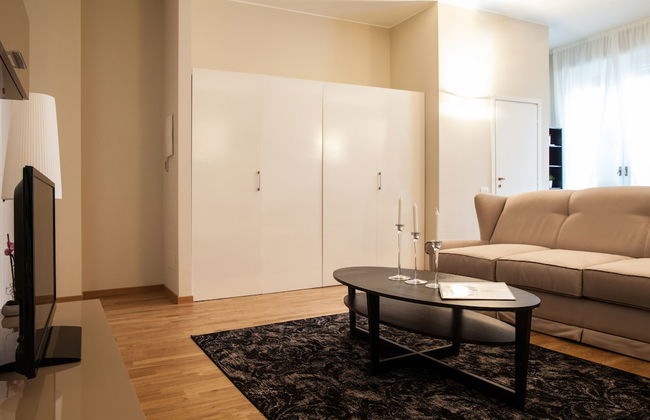 Milan Royal Suites & Luxury Apartments - Photo 9