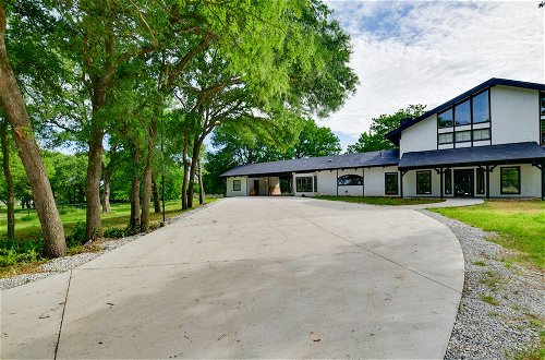 Photo 10 - Sprawling Pilot Point Home w/ Pool on 45 Acres