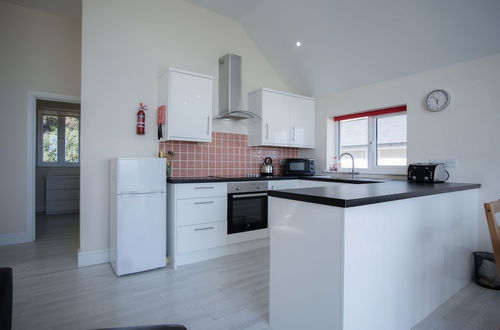 Photo 9 - Campbell - 2 Bedroom Apartment - Pendine