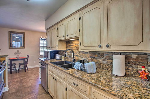 Photo 4 - Spacious Ranch Home in Historic Waxahachie