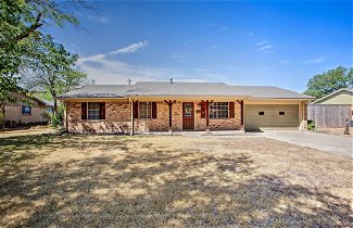Photo 1 - Spacious Ranch Home in Historic Waxahachie