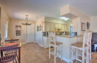 Photo 2 - Spacious Ranch Home in Historic Waxahachie