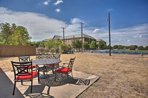 Photo 5 - Spacious Ranch Home in Historic Waxahachie