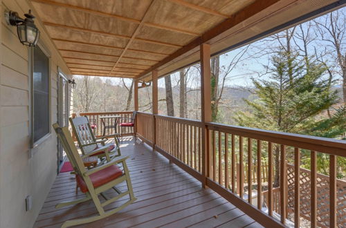 Photo 18 - Charming 'fox Den' Cabin in Whittier w/ Hot Tub