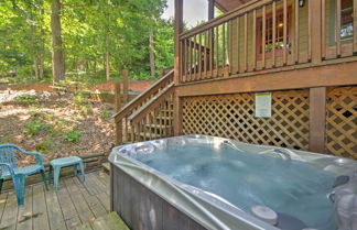 Foto 3 - Charming 'fox Den' Cabin in Whittier w/ Hot Tub