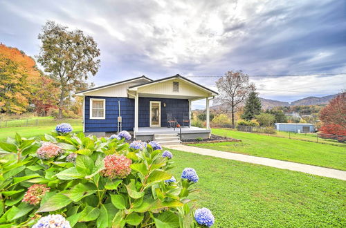 Foto 1 - Charming Asheville Home: 7 Miles to Downtown