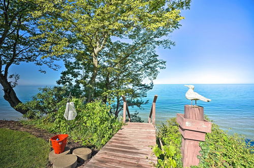 Photo 15 - Modern Lake Michigan Home With 3 Lakefront Decks