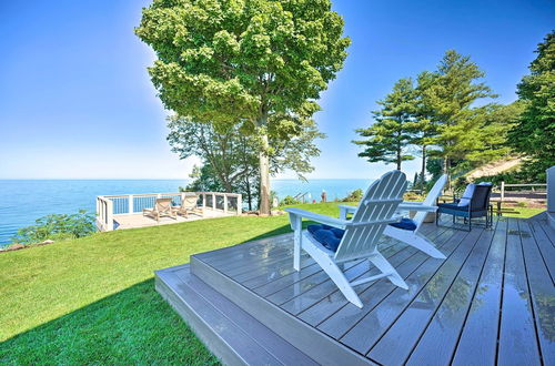 Photo 12 - Modern Lake Michigan Home With 3 Lakefront Decks