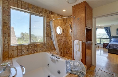Photo 7 - Vallejo Home W/spacious Deck, Hot Tub & Views