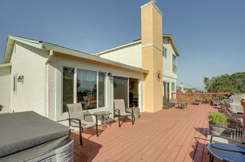 Photo 23 - Vallejo Home W/spacious Deck, Hot Tub & Views