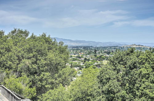 Photo 2 - Vallejo Home W/spacious Deck, Hot Tub & Views