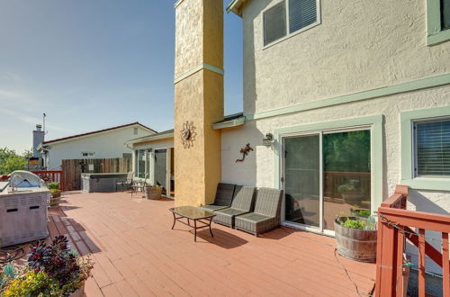 Photo 15 - Vallejo Home W/spacious Deck, Hot Tub & Views