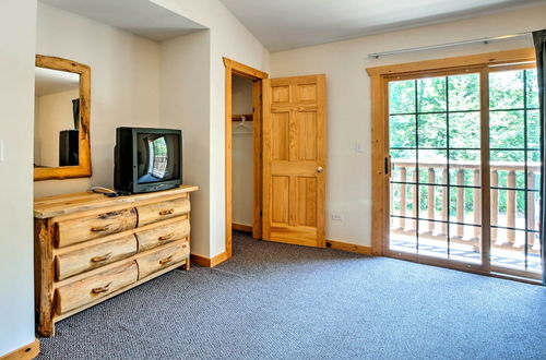 Photo 16 - Cozy Townhome By Starved Rock State Park