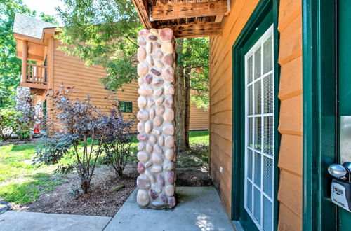 Photo 24 - Cozy Townhome By Starved Rock State Park