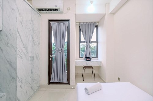 Foto 14 - Best Cozy And Nice Studio At 1St Floor Transpark Cibubur Apartment