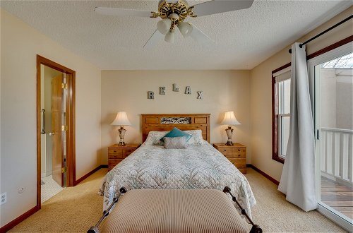 Foto 23 - Loveland Townhome: Walkable to Lake & Park