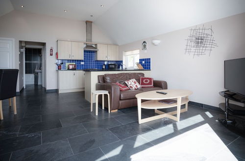 Photo 13 - Manor View - 1 Bedroom Apartment - Pendine