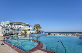 Photo 3 - Sunny Point West Resort Escape in Galveston