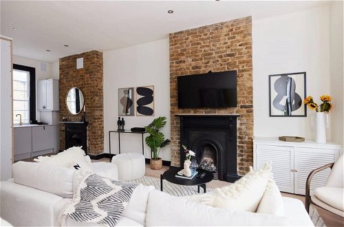 Photo 14 - The Battersea Crib - Dazzling 3bdr Flat With Garden