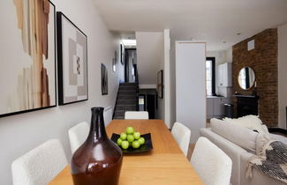 Photo 2 - The Battersea Crib - Dazzling 3bdr Flat With Garden