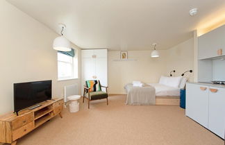 Photo 3 - Bright Studio in Historic Camden Terrace