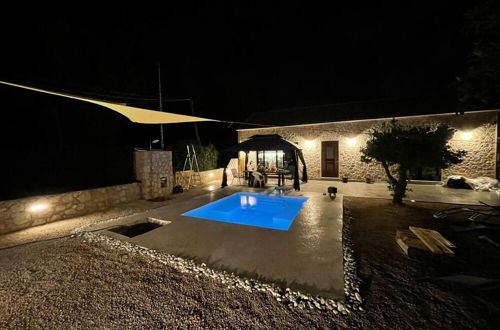 Foto 16 - Villa With Pool in Pelekas Near the Beach