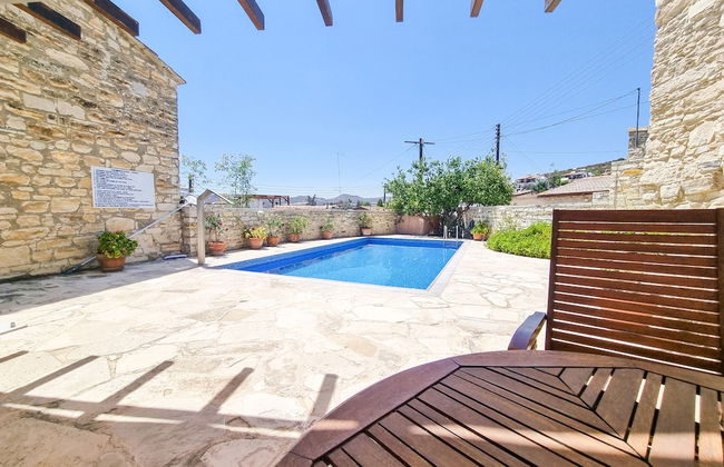 Skarinou Village Poolside Escape Studio - Photo 5