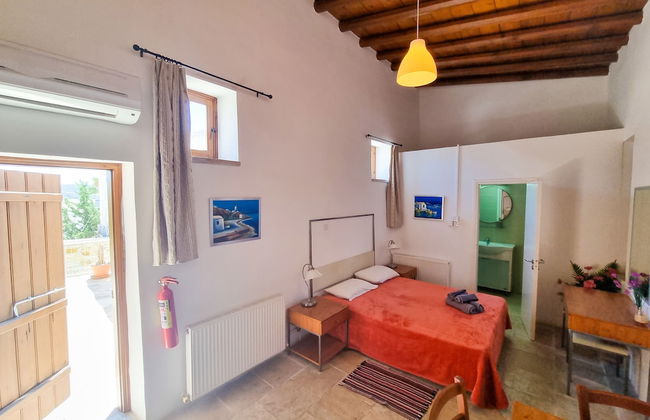 Skarinou Village Poolside Escape Studio - Photo 2