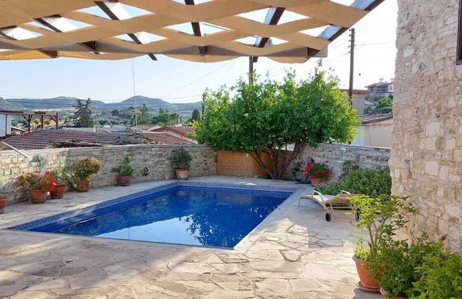 Skarinou Village Poolside Escape Studio - Photo 8