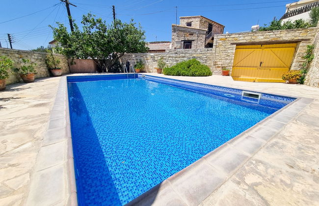 Skarinou Village Poolside Escape Studio - Photo 9