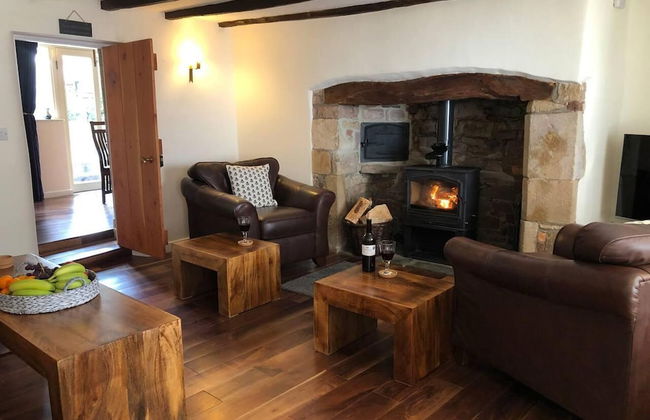 a Stunning and Cosy Character cob Cottage C1750 - Photo 6