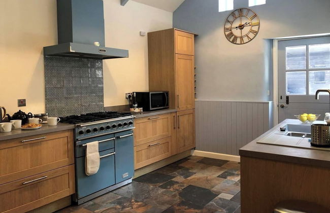 2 Bed Cottage - Sleeps 5 - Pets - Garden - Parking - Foto 3