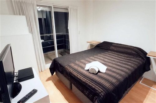 Foto 3 - Ultimate Luxury 2-bedroom Retreat With Balconies and Amenities