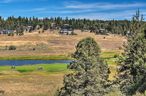 Photo 7 - Klamath Falls Townhome w/ Deck & Resort Amenities