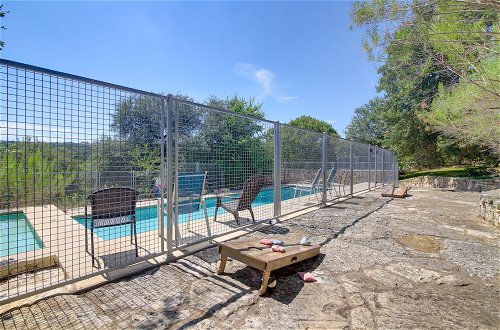Photo 14 - Sprawling Pet-friendly Austin Estate With Pool