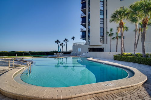 Photo 32 - Clearwater Beachfront Condo w/ Heated Pool Access