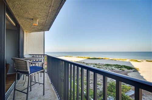 Foto 28 - Clearwater Beachfront Condo w/ Heated Pool Access