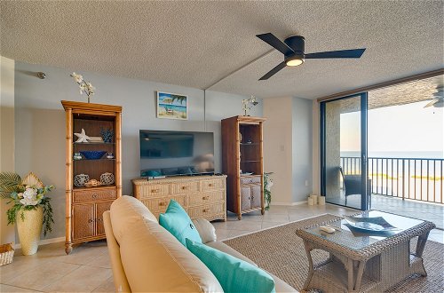 Foto 12 - Clearwater Beachfront Condo w/ Heated Pool Access