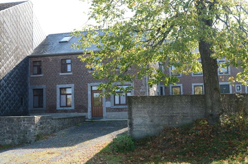 Foto 22 - Holiday Home in Izier With Roofed Terrace, Garden, Parking