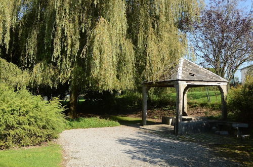 Photo 28 - Holiday Home in Izier With Roofed Terrace, Garden, Parking