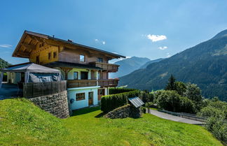 Photo 1 - Cozy Apartment With Mountain Views