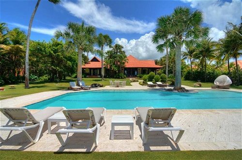 Photo 17 - Villa Ataraxia Luxury Beachfront Vacation Rental