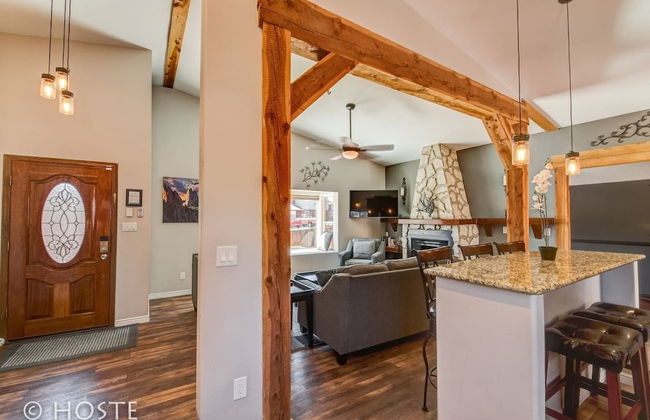 Mtn Dream! Fireplace, Patio & Hot Tub 4BR - Foto 18
