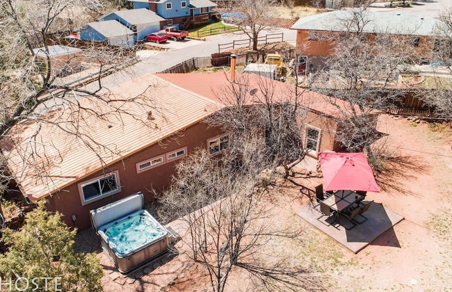 Mtn Dream! Fireplace, Patio & Hot Tub 4BR - Foto 33