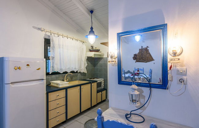 The Blue House Seaside Retreat - Fully Equipped - Photo 8