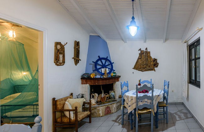 The Blue House Seaside Retreat - Fully Equipped - Photo 7