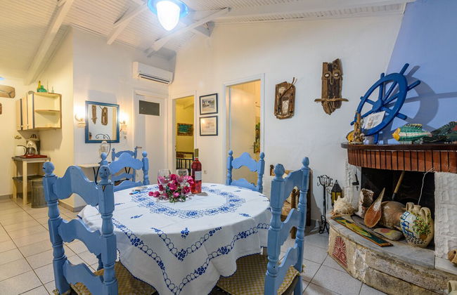 The Blue House Seaside Retreat - Fully Equipped - Photo 9